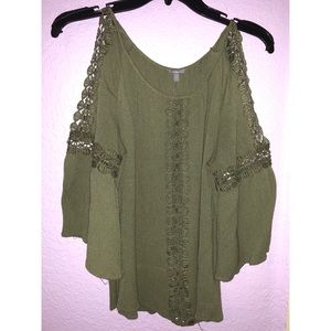 Crotchet-Trim Split Sleeve Top